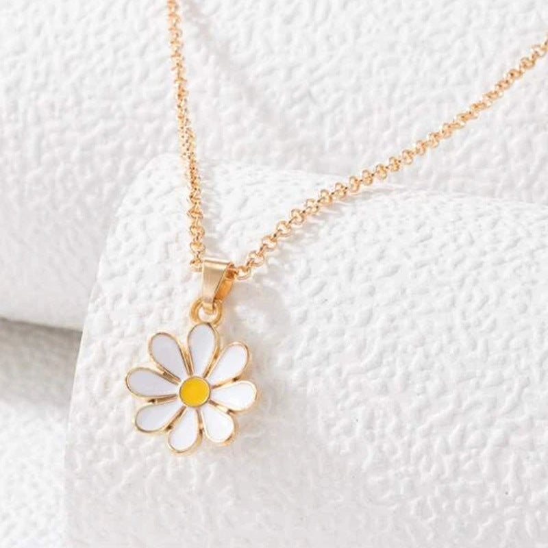 Wholesale White Drip Flower Alloy Necklaces